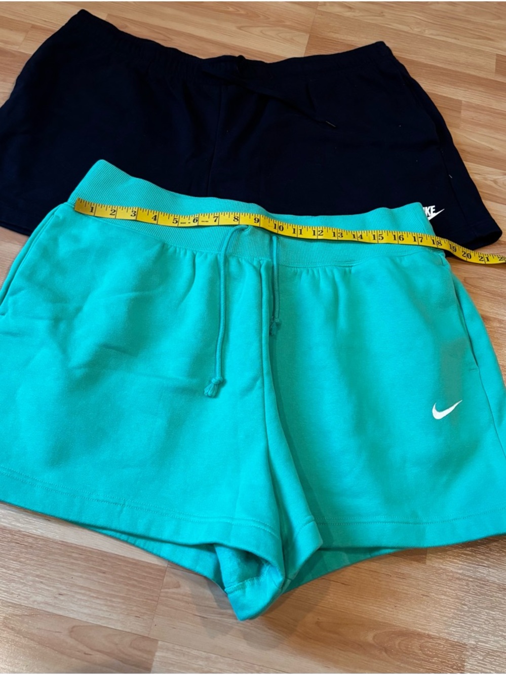 Nike Drawstring Jogger Shorts - Green and Black - Picture 4 of 10